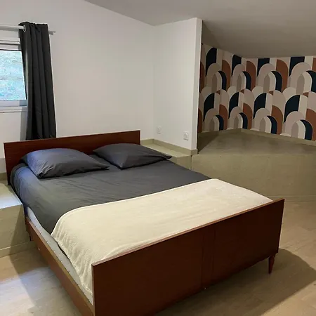 Alojamento de Acomodação e Pequeno-almoço Chez Marie Et Dany 3*